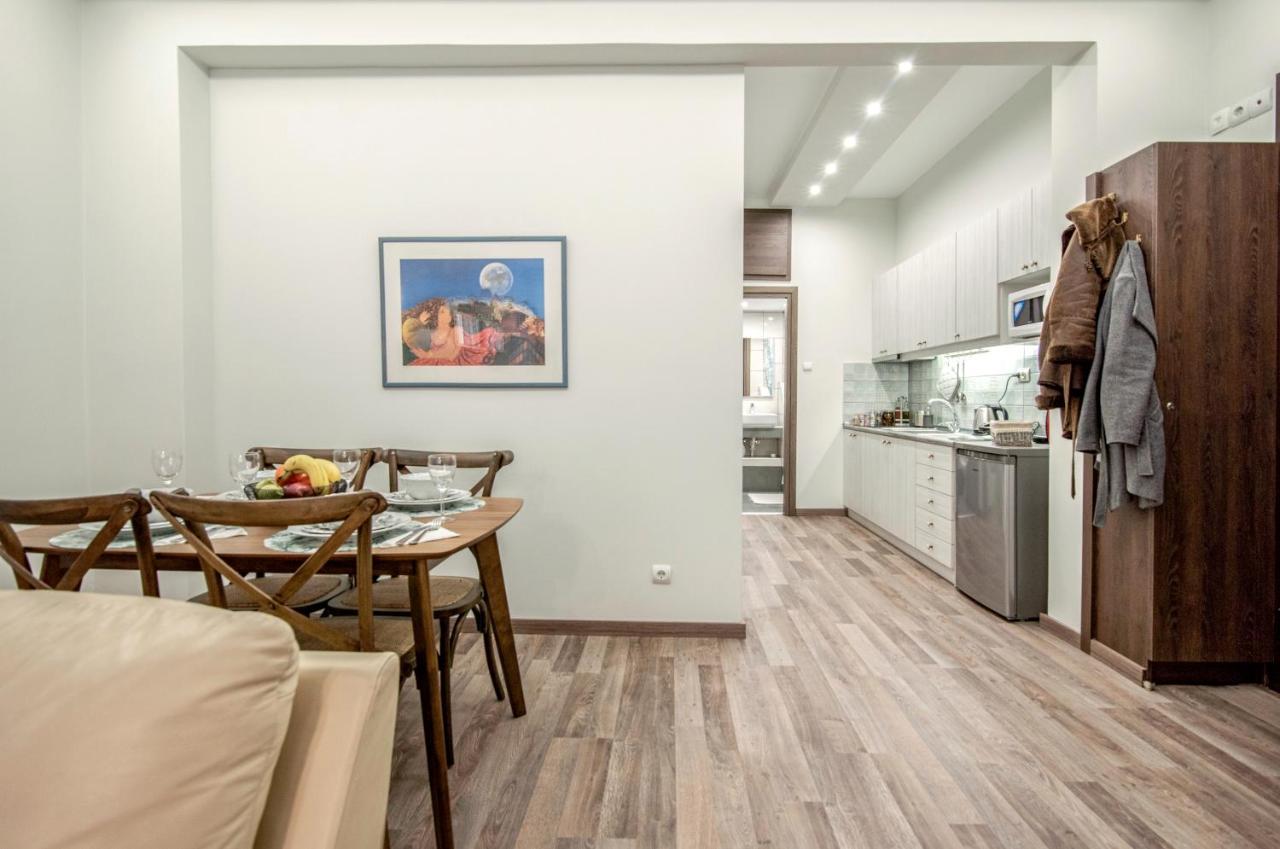¨Socrates¨ Traditional Apartment In The Center Of Атина Екстериор снимка